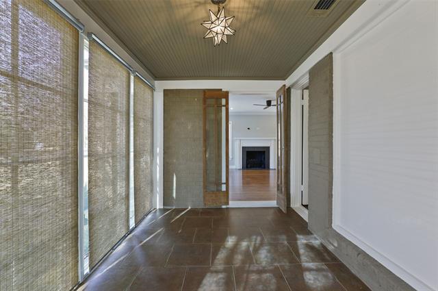 Building Photo - 7115 La Vista Dr