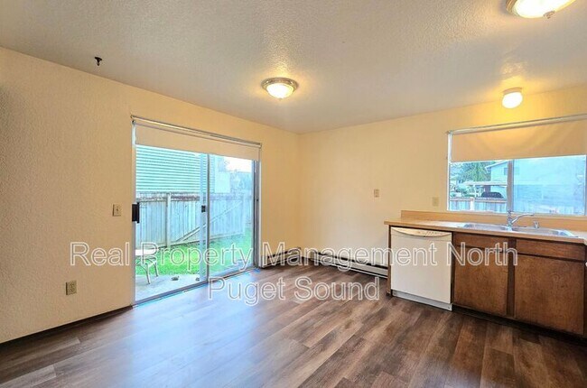 Foto del edificio - 1322 Maple St