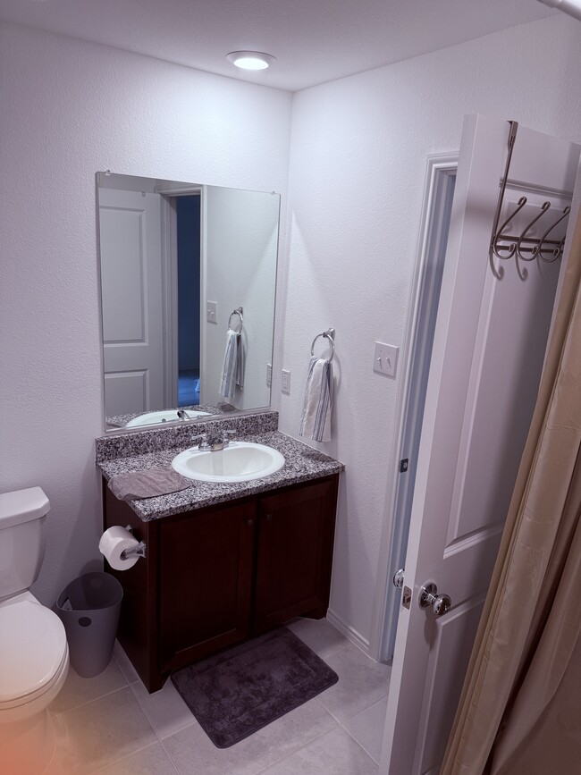 Trastienda compartida - 14121 Danesdale Dr