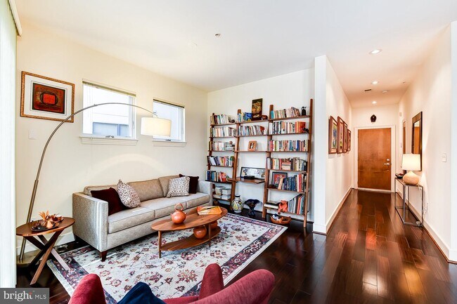Foto del edificio - 2360 Champlain St NW