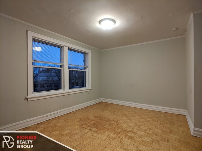 Building Photo - 705 W Belmont Ave