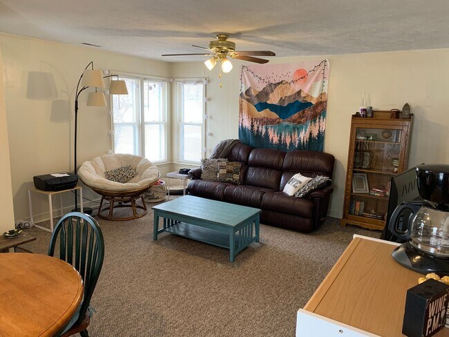 Foto del edificio - Charming 2 Bed/1 Bath Home Near the K-Stat...