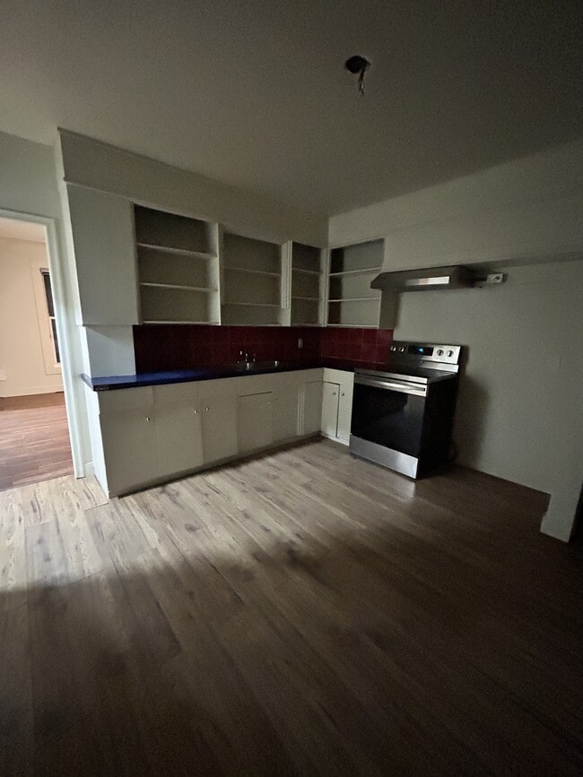 Building Photo - 9837-9868 68 Ave NW