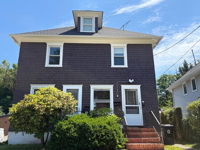 Foto del edificio - 35 Linden Ln