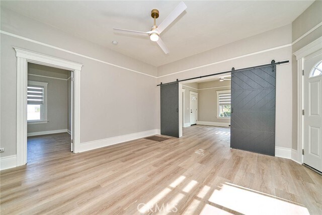 Foto del edificio - 844 N Van Ness Ave