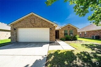Building Photo - 3702 Applewood Rd
