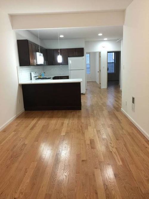 Foto del edificio - 4422 6th Ave