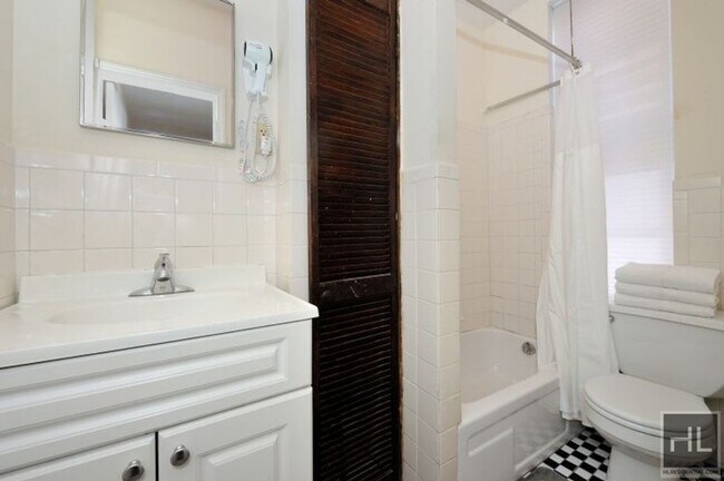 Building Photo - East 92nd Street