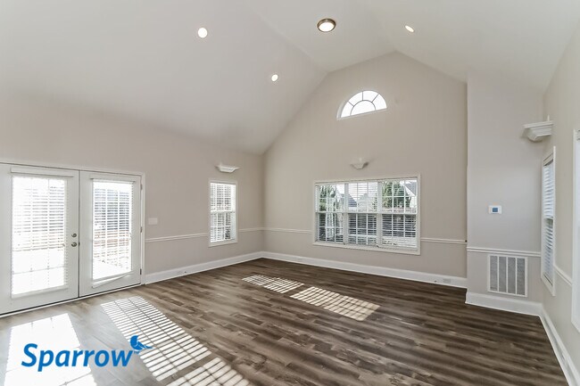 Building Photo - 17 Windermere Bend NW