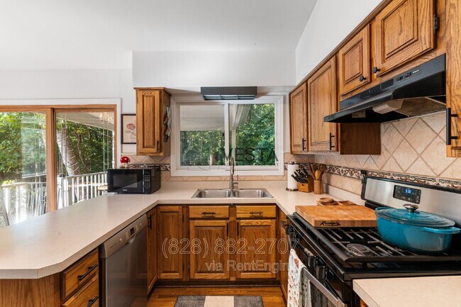 Foto del edificio - 12 Wood Rd