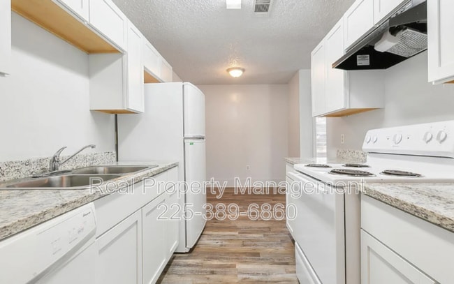 Building Photo - 1005 Shilo St