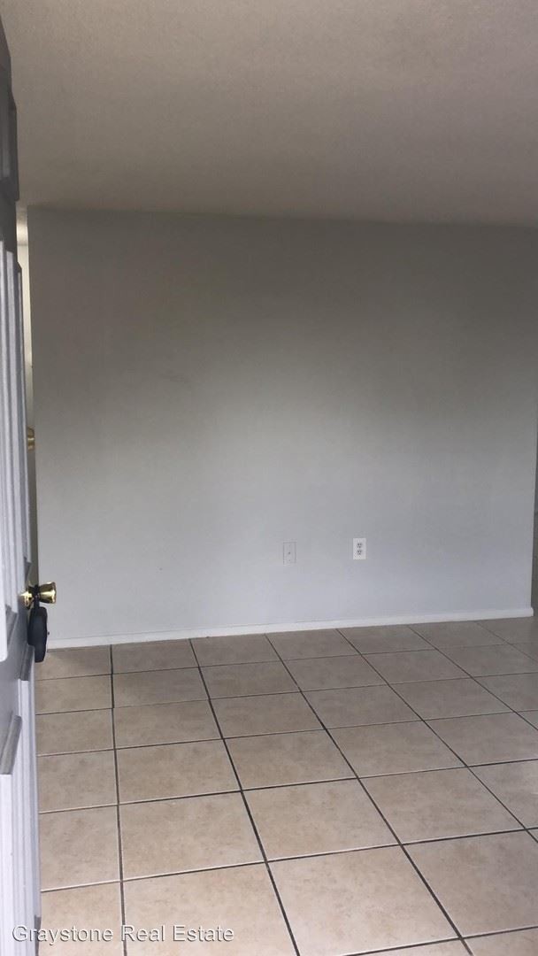 Foto del edificio - 2 br, 1 bath House - 3214 Holiday Lake Dr.