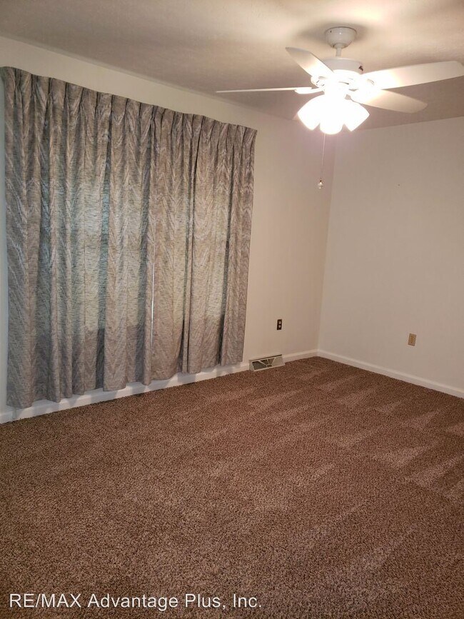 Building Photo - 3 br, 2 bath House - 1135 N. Logsdon Pkwy