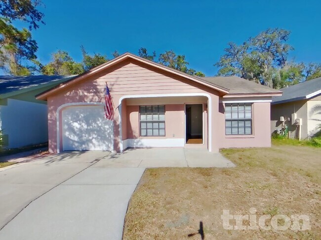 Foto del edificio - 10919 Livingston Dr