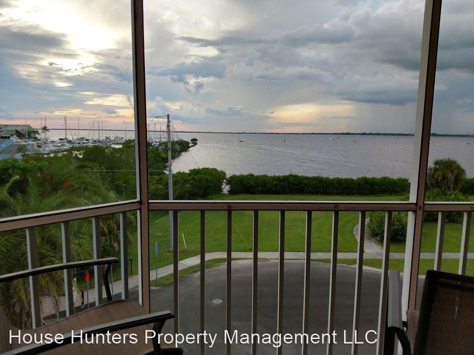 Foto principal - 1031 W Retta Esplanade