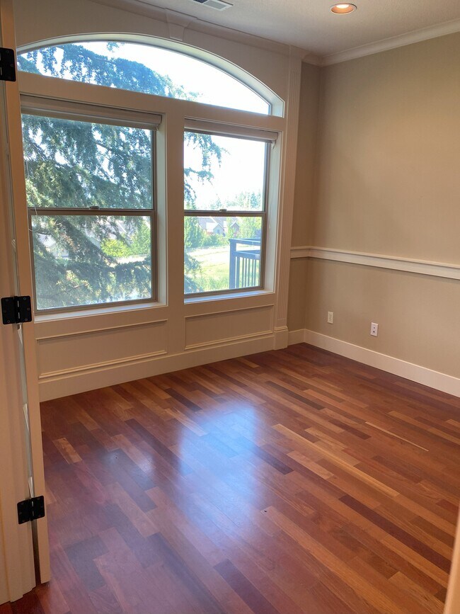 Home Office/Den - 757 W Lookout Ridge Dr