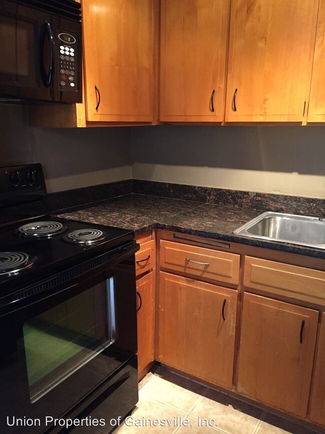 Interior Photo - 1212 SW 5th Ave