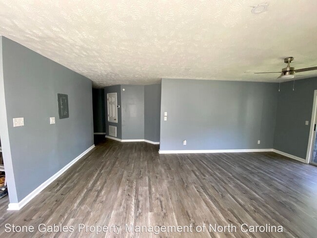 Building Photo - 3 br, 2 bath House - 1004-4 Brookhollow Dr