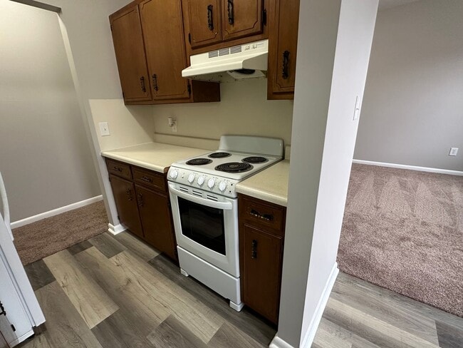 Building Photo - 363 Locust St