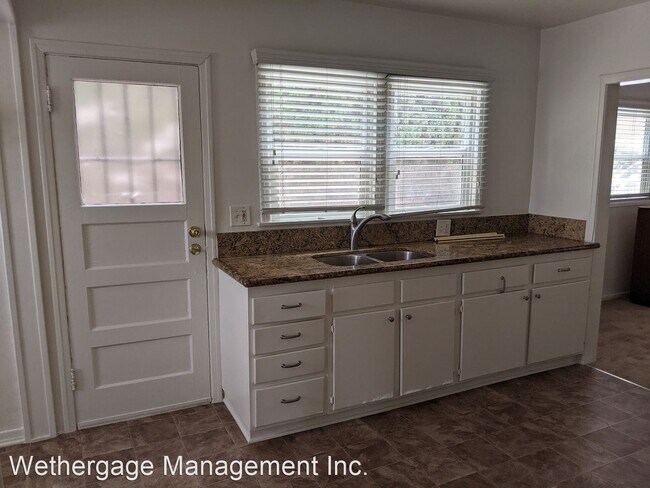 Building Photo - 3 br, 1 bath House - 5880 Lemon Dr.
