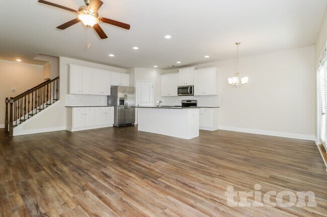 Building Photo - 498 Trickum Hill Dr