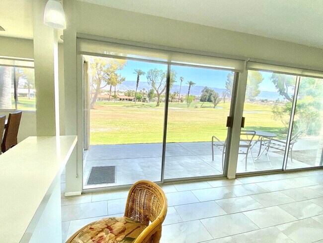 Foto del edificio - 80100 Palm Cir Dr