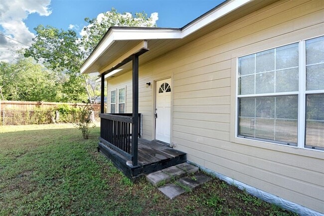 Building Photo - 1401 Coco Ln