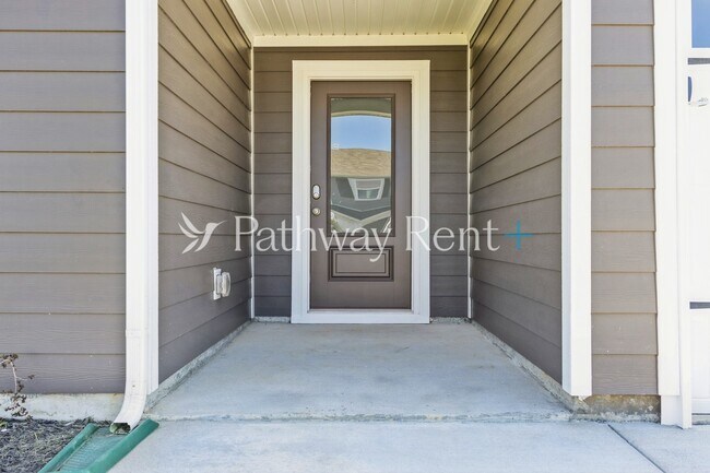 Building Photo - 2315 Alberto Dr