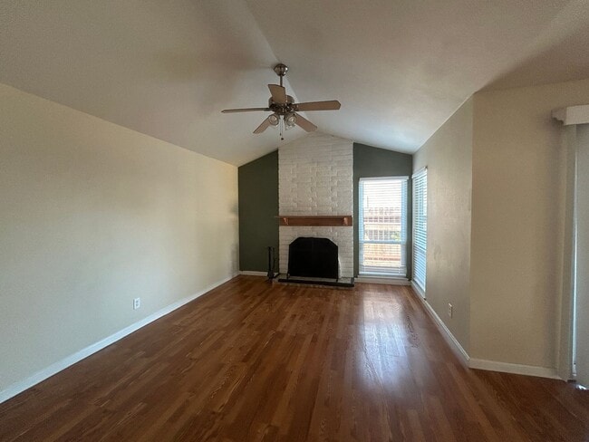 Building Photo - Charming Rosemont Home