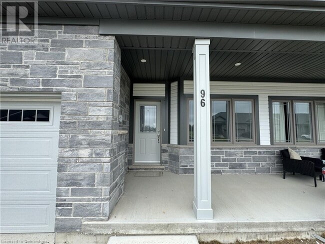 Photo du bâtiment - 96 Cheryl Ave