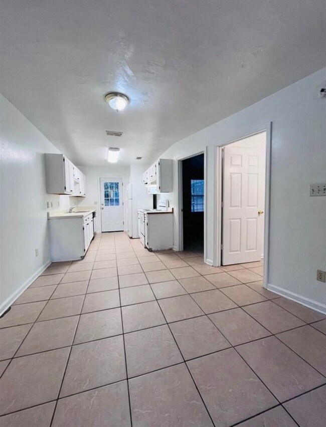 Foto del edificio - 1285 Rumba Ln