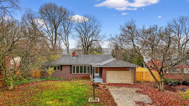 Building Photo - 3637 Sunset Dr