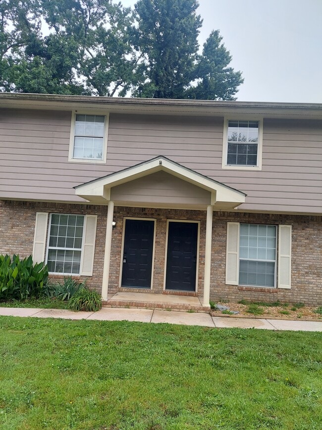 Front - 106 Bell St