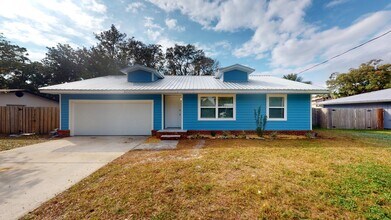 Building Photo - 620 Segovia Rd