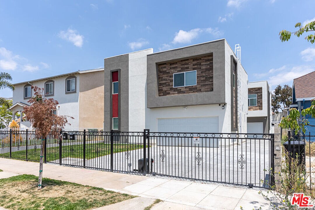 Primary Photo - 846 N Edgemont St