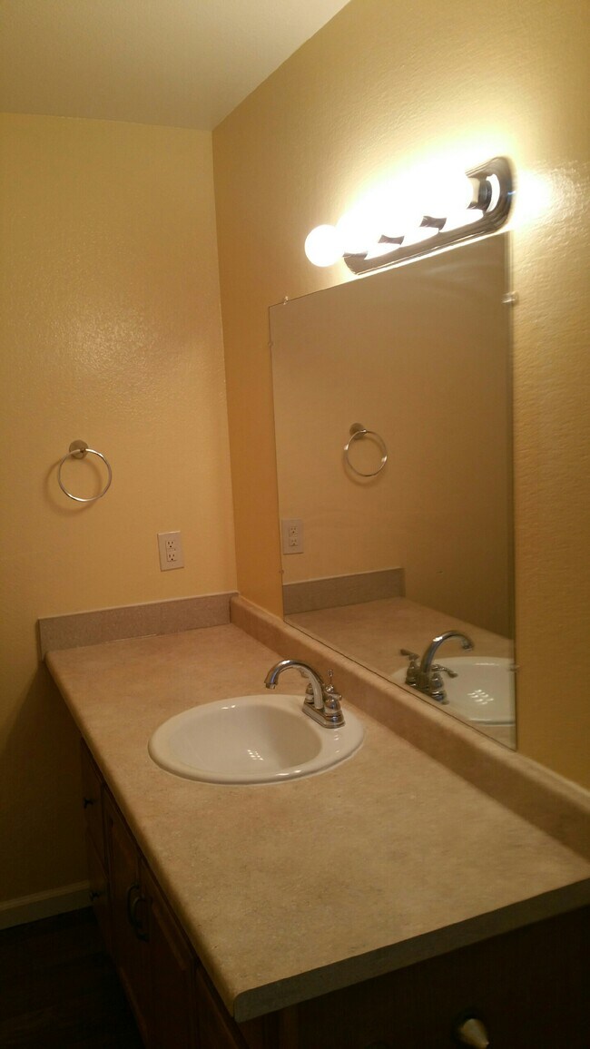 Building Photo - 1250 Kenny DriveYuba CityCA 95991