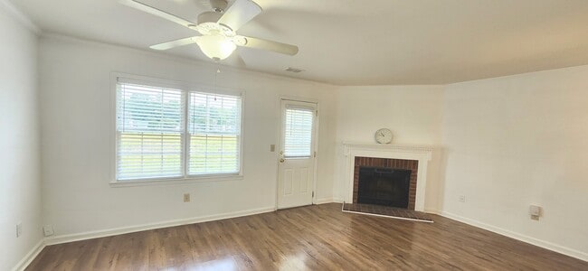 Building Photo - 5595 Executive Way