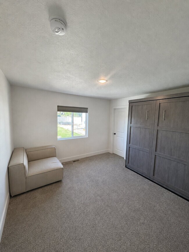 Foto del edificio - 61 W Frontier Ln
