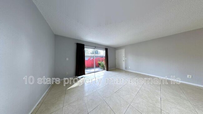 Building Photo - 200 S Betty Ln