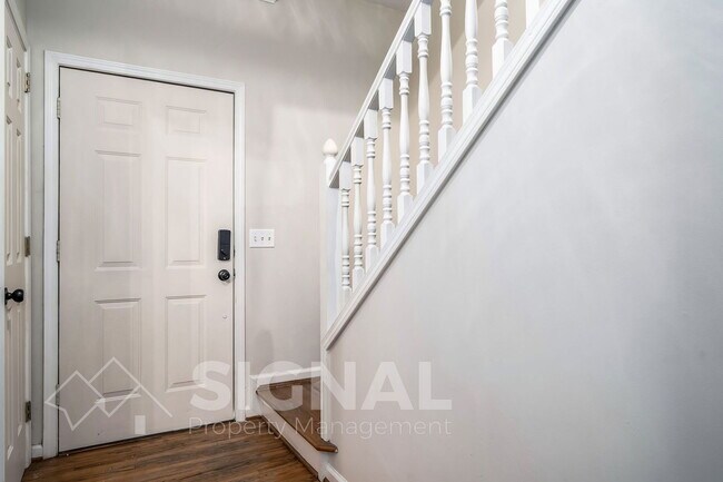 Foto del edificio - 3417 Wisterwood Ln