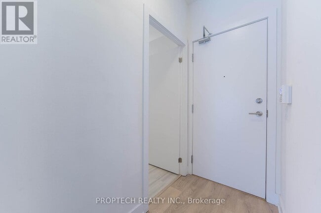 Photo du bâtiment - 128 Fairview Mall Dr