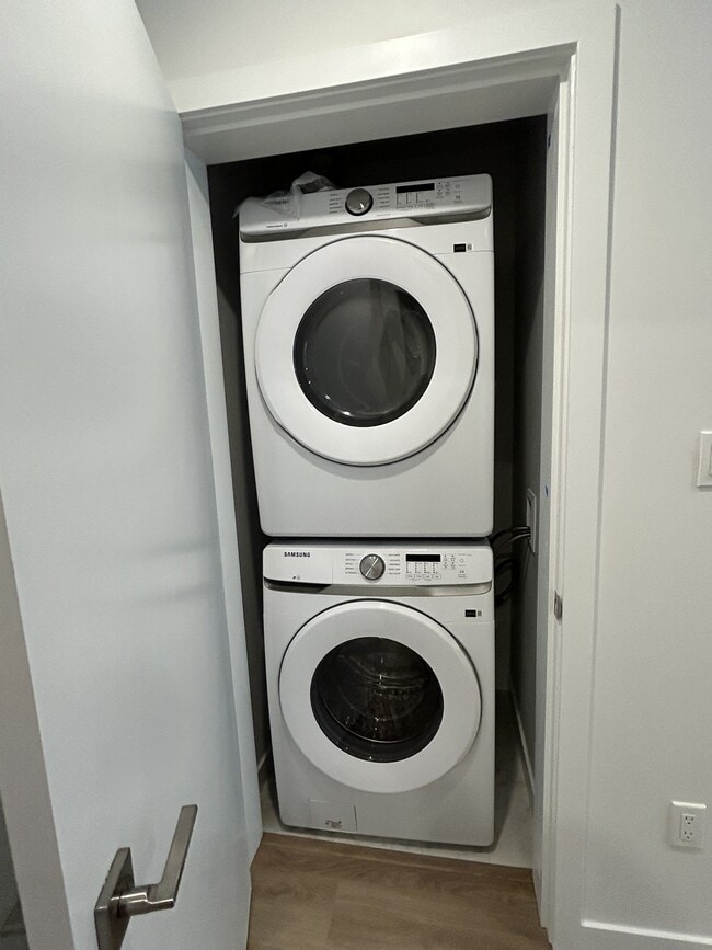 Building Photo - 13858-13108 108 Ave