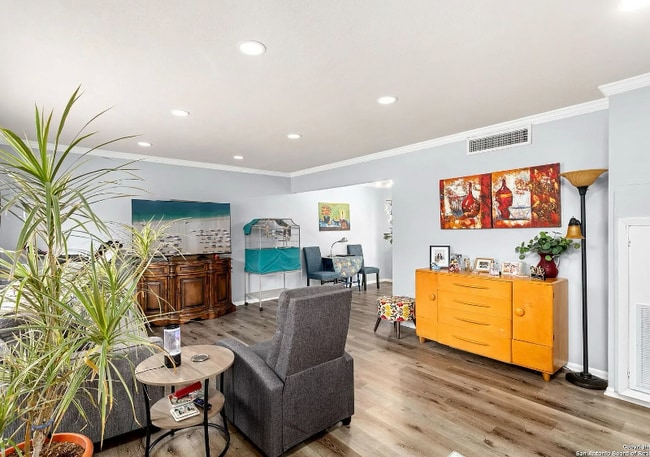 Building Photo - 16514 Springhill Dr