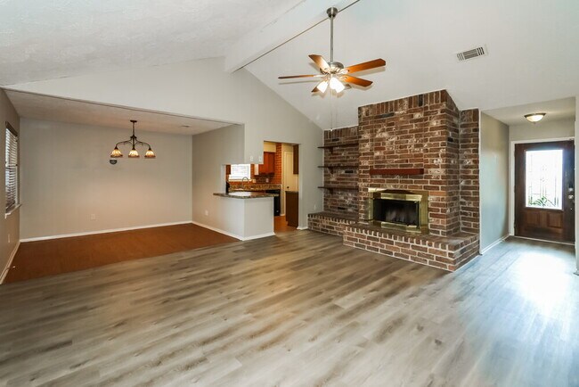 Foto del edificio - 7306 Skybright Ln