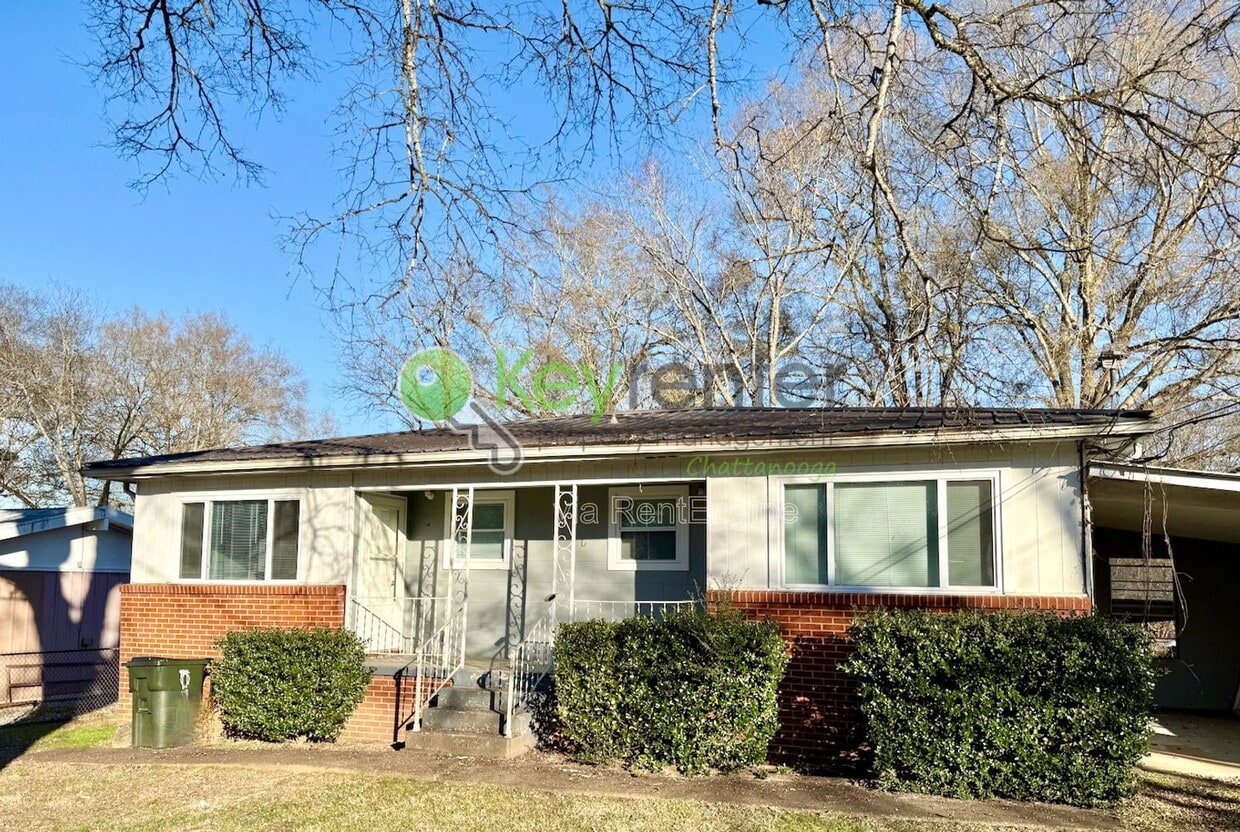 Photo - 221 Robert E Lee St