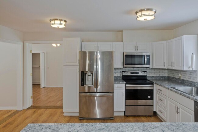 Foto del edificio - Private 3-Bedroom Single-Family Rental on 10+ Acres - Available for June 1st!