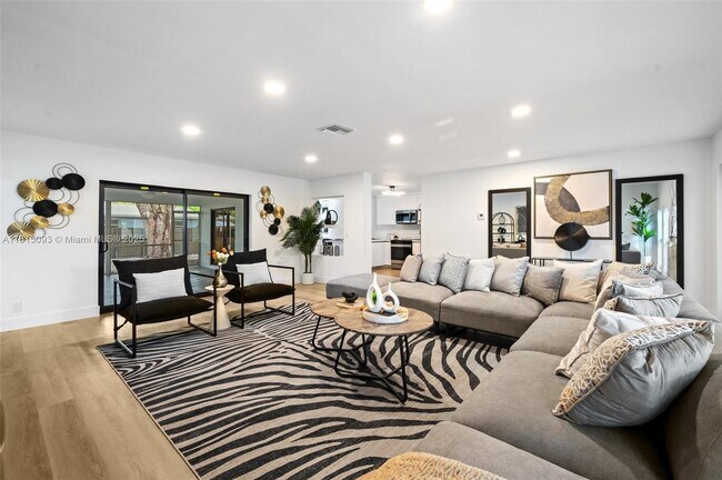 Foto del edificio - 679 SW 17th Ct