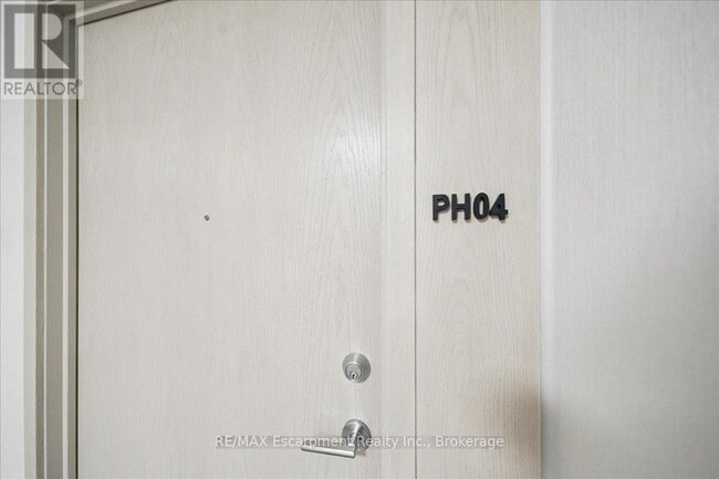 Building Photo - 260 Malta Ave.