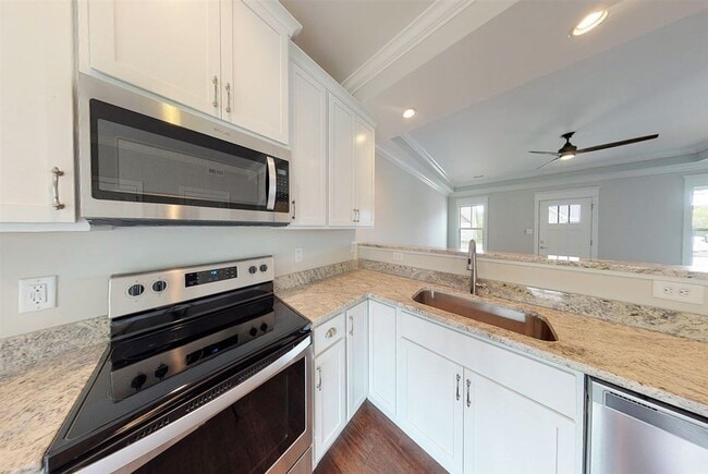 Building Photo - 3427 Fleeman Place Dr NE