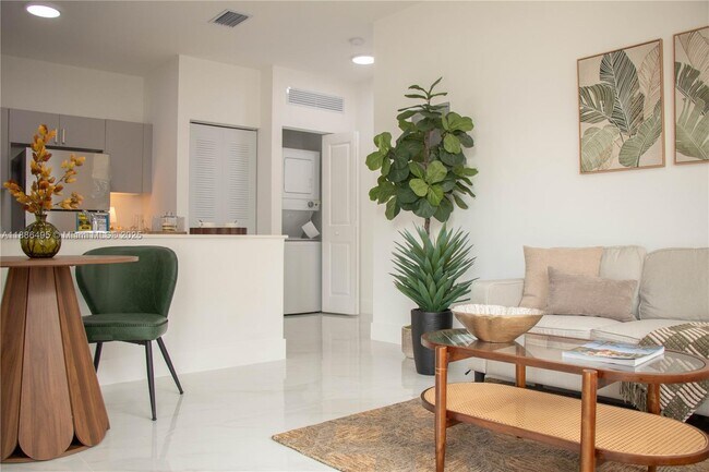 Foto del edificio - 1453 W 29th St